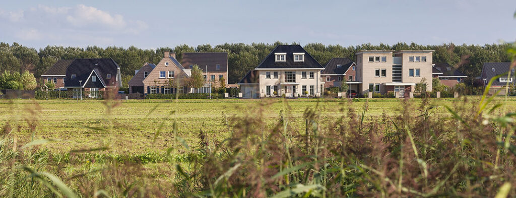 Zelfbouwwoningen in het groen in Almere Hout